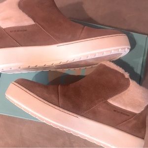 Like new! Jambu Suede tennie-booties (9)